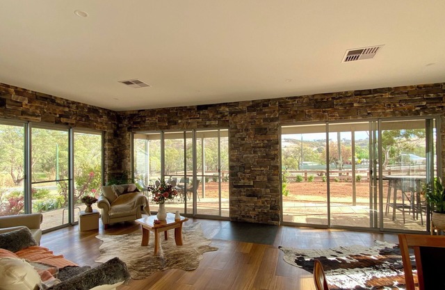 Toodyay Upon Avon Guest House. 3 x Room rental.