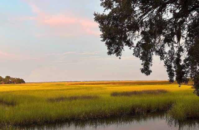 Top-Floor 2 story Apartment with Breathtaking Salt Marsh Views