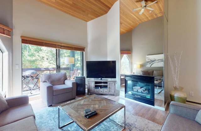 Top Floor Apartment with Pool and Hot Tub by Harmony Whistler