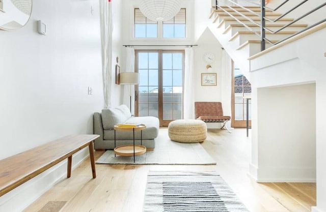 Top Floor Loft With Patio
