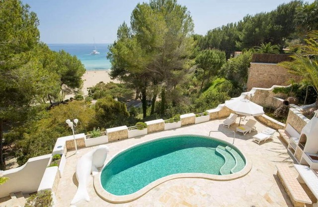 Casa de vacaciones superior con piscina directamente 1. Línea en la playa - única en Ibiza