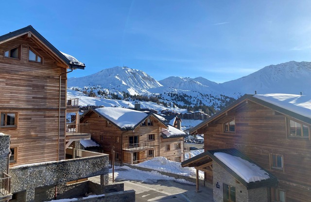 Top-of-the-range chalet Emeraude la Plagne, sleeps 10