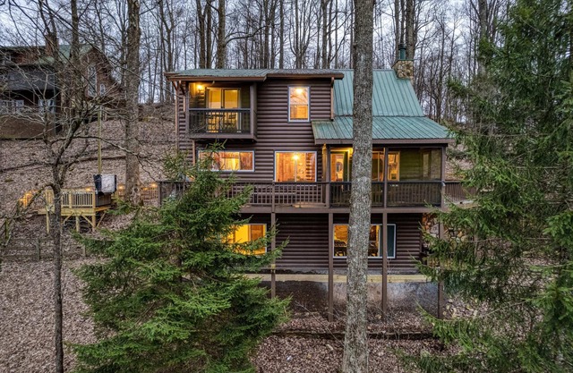 *Top of Walnut Mtn* Hot Tub,Game Room, Fire Pit