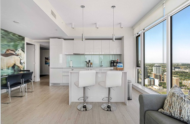 TOP-RATED! MTN & DT Views! 35th FL, FREE Banff Pass, Parking & Wine!