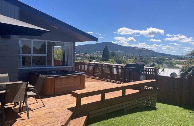 Top Spot Rotorua | Spa Pool & EV Charger