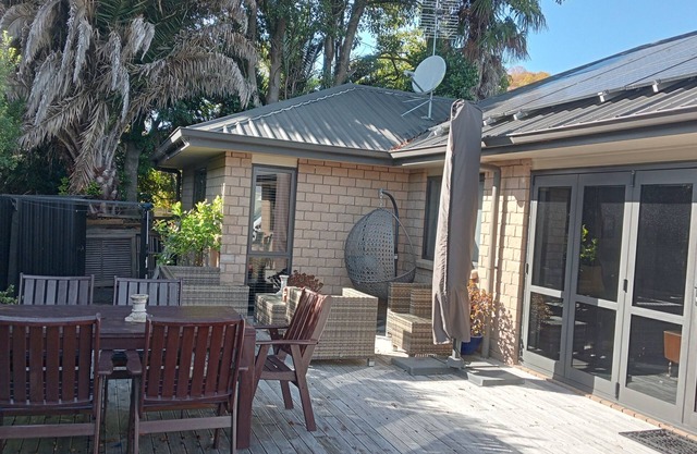 Very central to town and all amenities. A 10 minute drive to Ohope.
