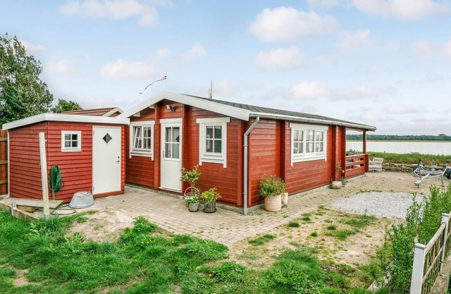 "Topi" - 15m from the sea by Interhome