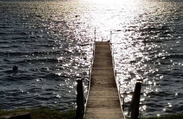 Lago de la antorcha ~ 75 pies de fachada privada de aguas azules de zafiro en el lago de la antorcha