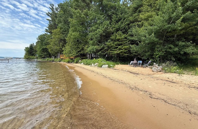 Torch Lake Cottage Lakefront Excepcional