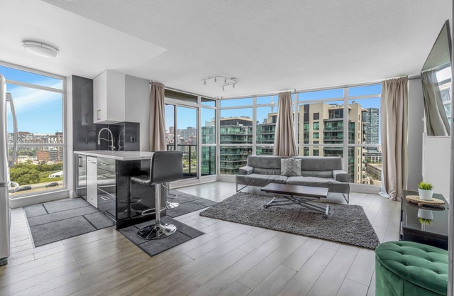 Toronto Waterfront Stay