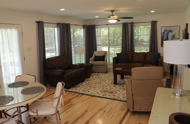 Totally Remodeled 3/2 Home - Historic Downtown