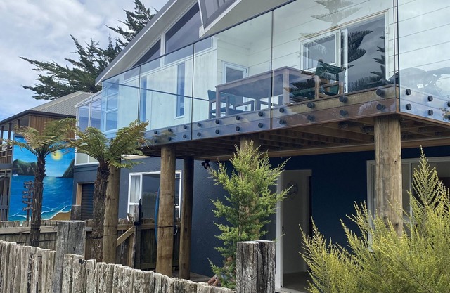 Totara Bach - just a few meters away from the beach (Tata Beach, Golden Bay)