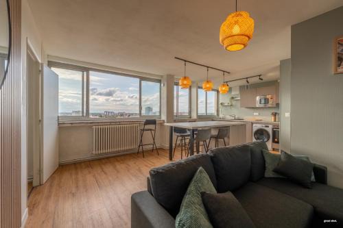 Toulouse Appartment 3 bedrooms balcony panoramic view - 10 min Train station & Metro