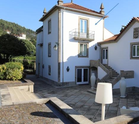 Tower Junior Queen Suite at Casa dos Macieis, Camino Santiago direct access & Optional Agritourism