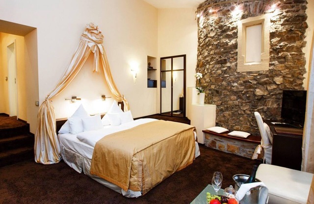 Tower room - Castle & Guesthouse by Schwarzenstein