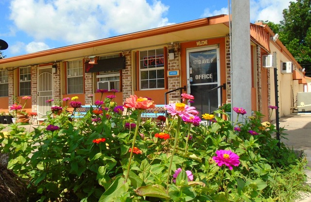 Town House Motel
