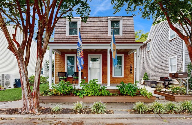 Town of Lewes townhome walking distance to shops & restaurants
