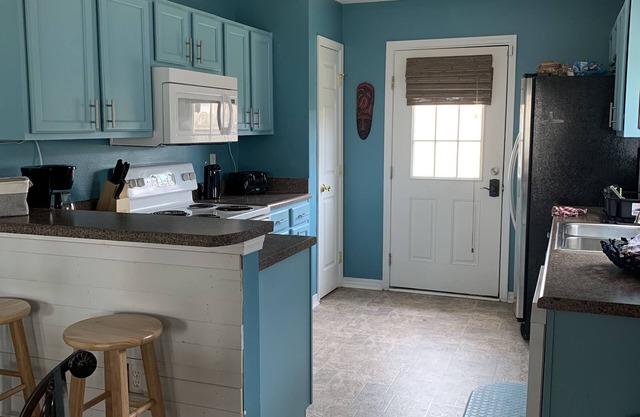 Townhome close to beach (sleeps 11)