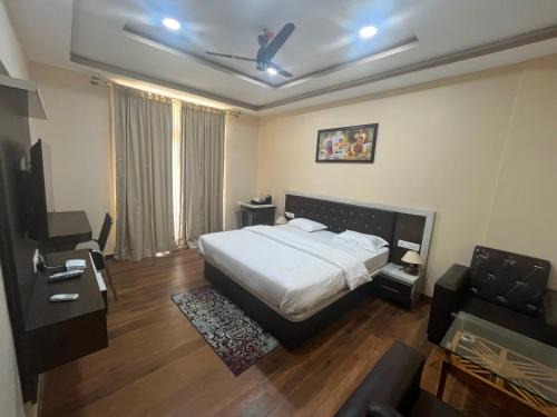 Townhouse Dharawada Taluku Formerly Shri Balaji Hotel