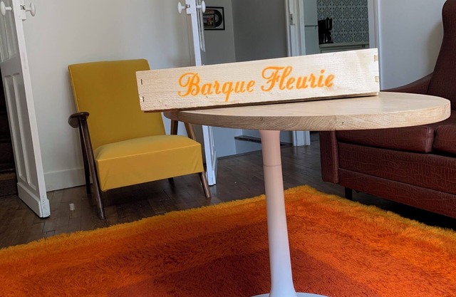 Townhouse with garden access! Barque Fleurie and its 60s decor