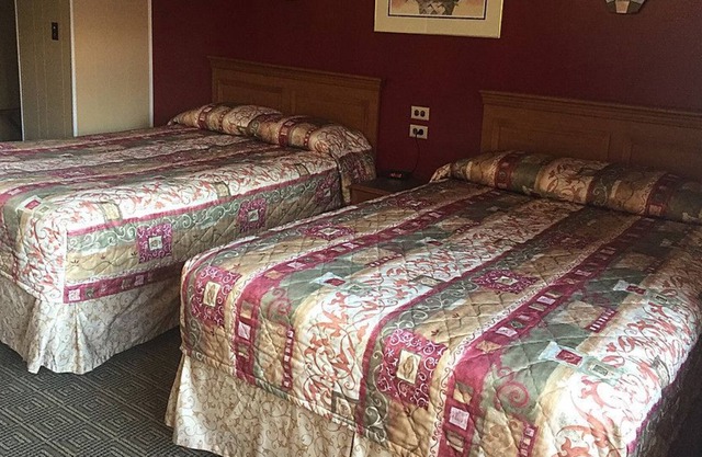 TownHouse Motel