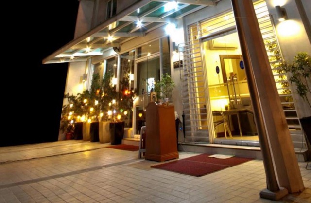 Townhouse OAK Avitel Hotel