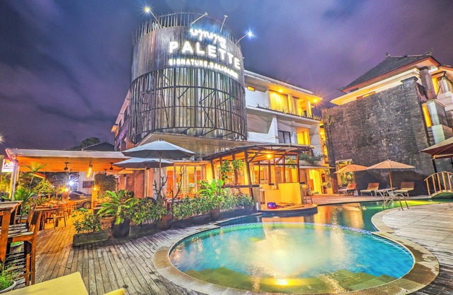 Townhouse Oak Signature Hotel
