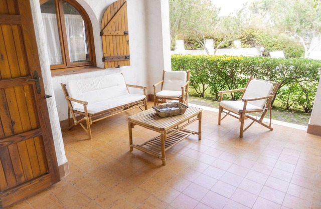 Cozy villa a few steps from the sea