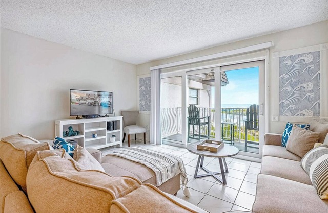 Townhouse Style Condo Next to Pier on the Beach!