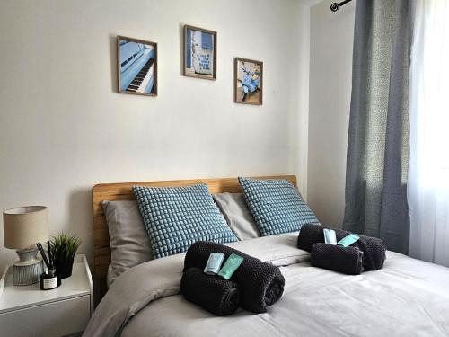 TownStay- Modern 2 bedroom apartment with en-suite