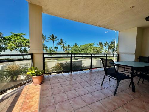 Townsville Beachfron Apartments on the Strand - 2