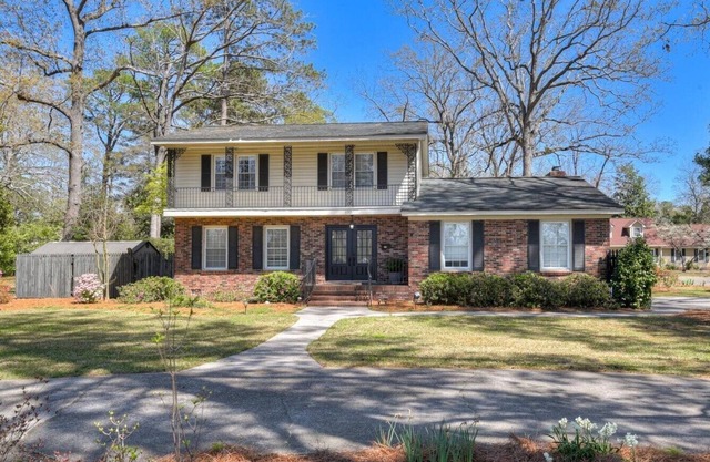 TRACKSIDE RETREAT 4 BEDROOM HOME--WALK TO BRUCES FIELD AND AIKEN TRAINING TRACK
