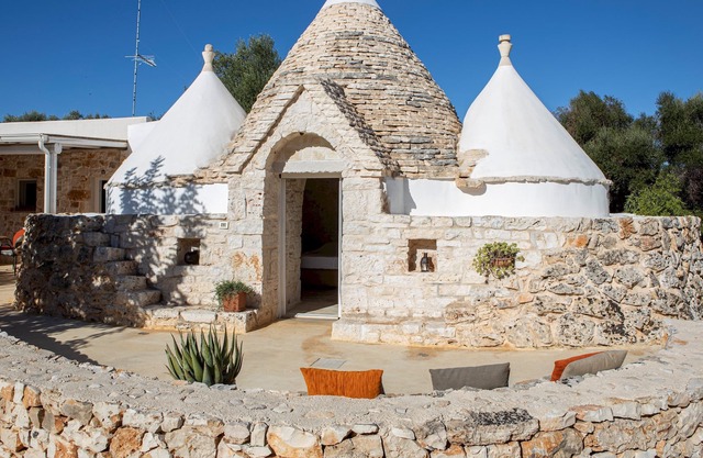 traditional trullo la specchia