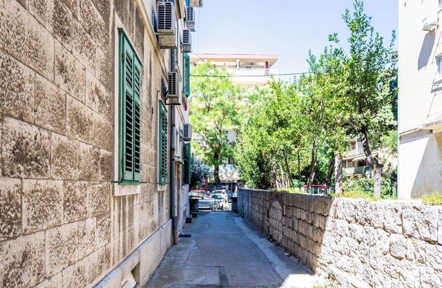 Traditional apartment Bacvice, 3 min walk to the beach