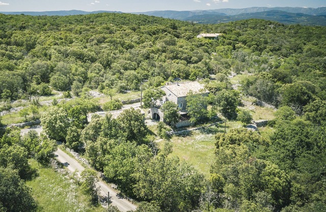 Traditional Ardéchoise house, bucolic setting, timeless vacations...