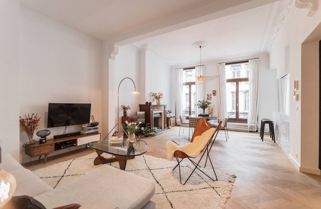 5* apartment, High ceilings, Closed garage, 105m2, balcony