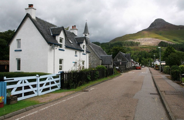 Traditional Cottage in the centre of Glencoe