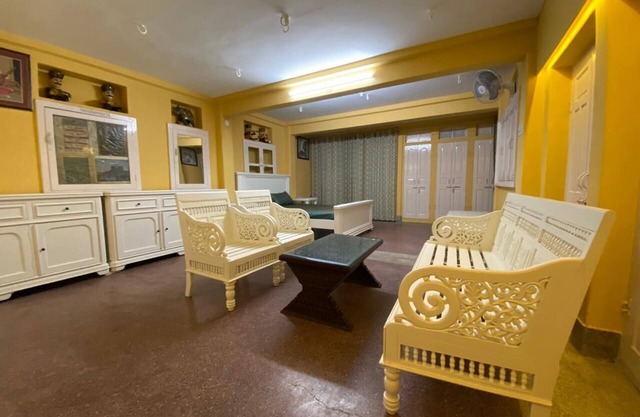 Patio tradicional Haveli cerca de lugares históricos y en el corazón de la ciudad rosa