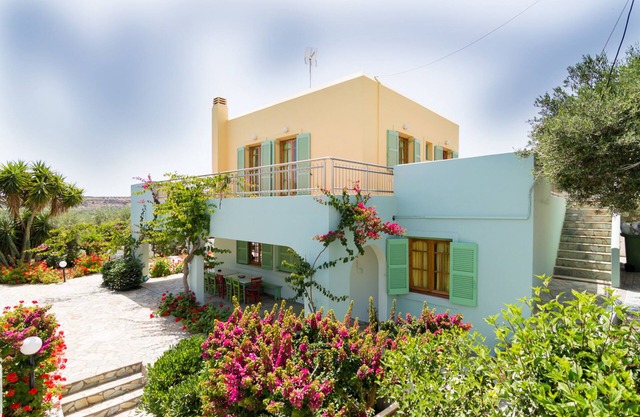 Tradicional cretense Villa, situado cerca de la playa y lugares principales