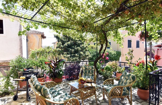 Traditional Greek Maisonette in Antiperni village