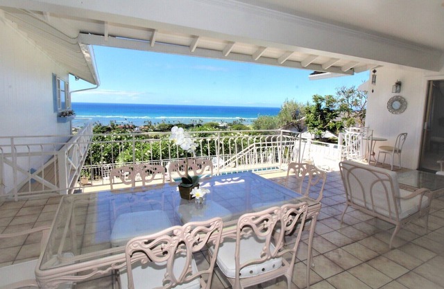 Traditional Island Style Home with Amazing Ocean View and Private Pool