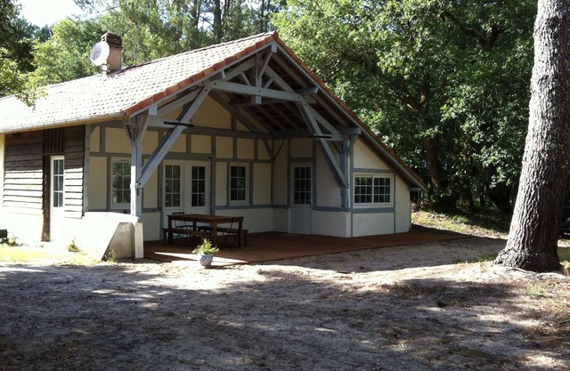 Casa tradicional de las Landas, en el corazón del bosque cerca de las playas.