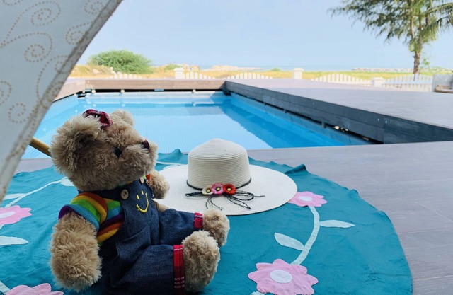 Casa de playa tradicional del norte de Tailandia con piscina