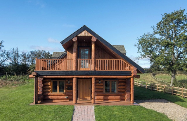 Traditional Scandinavian/North American Log Home