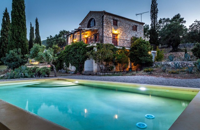 Villa de piedra Melite con piscina privada e hidromasaje