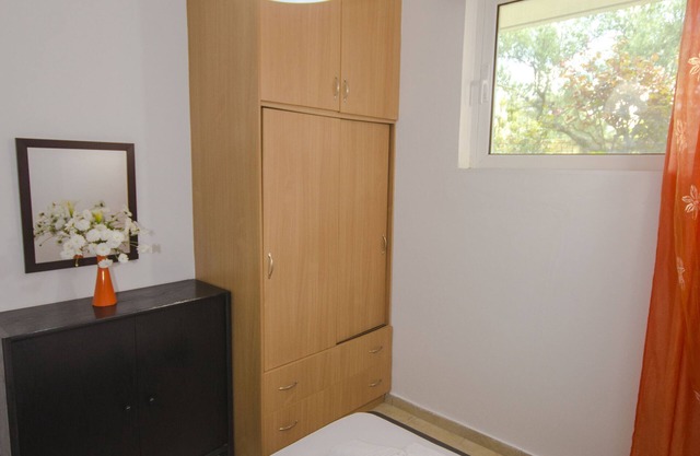 Villa tradicional con apartamentos en Olive Grove