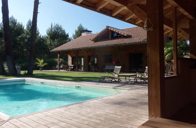 Tradicional casa de madera con calefacción sw + piscina casa Moliets
