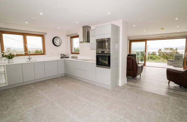 Traeannagh Bay House