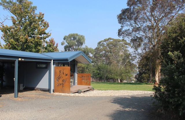 Trafalgar Weekend Stays - away from the city stress to your Gippsland retreat