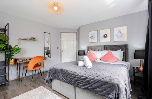 Trafford Centre Cityscape Hideaway – Free Parking